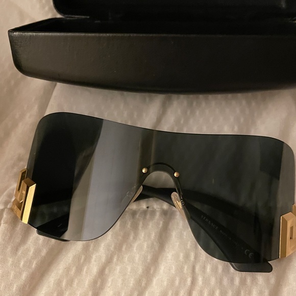 Versace Sunnies - Picture 2 of 3